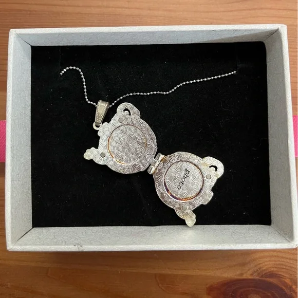 Teapot locket necklace with chain - Picture 3 of 6